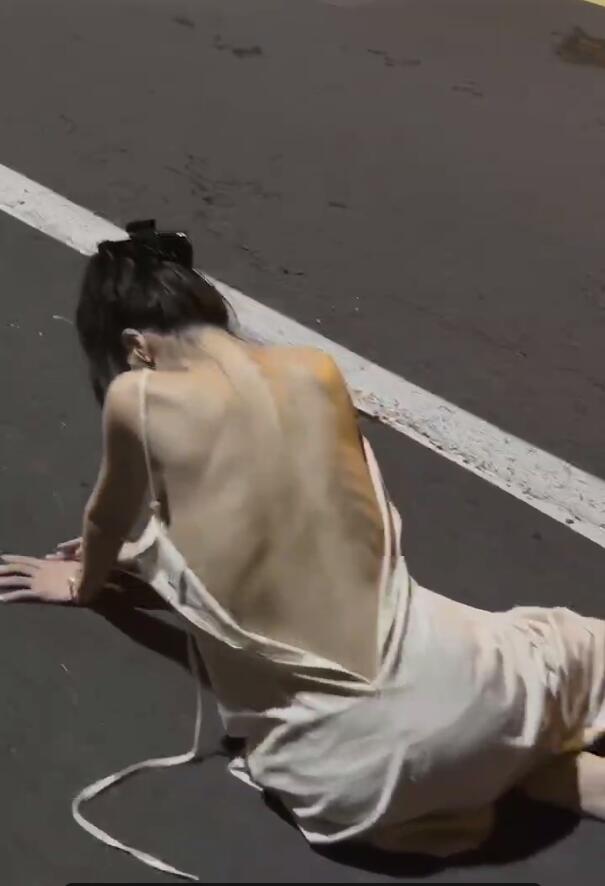 吃瓜#网红博主酒喝多了找不到回家的路