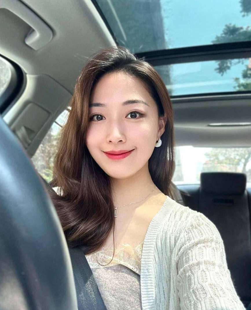 #李瑾姸 无锡美容院美女老板娘 李瑾姸 网上到处聊骚发祼照 奔现约炮视频被曝光！
