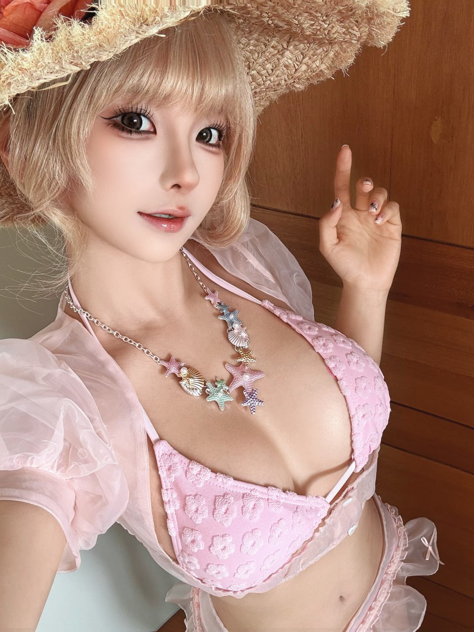 不爱吃香菜终于约出来玩一次了 #蠢沫沫 #网红美女  第1张