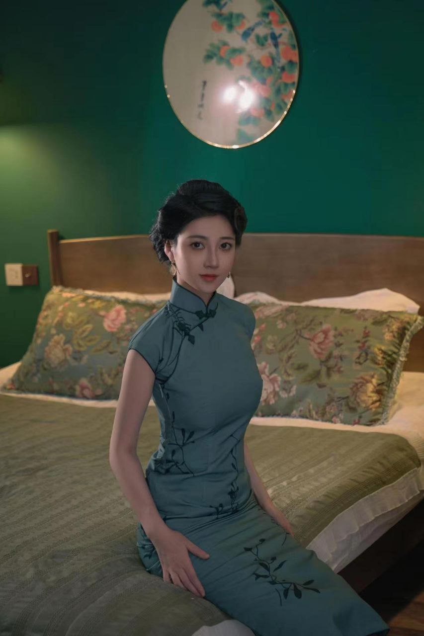 #吃瓜 新人出道就是听话，不被导演好好玩玩怎么能火起来呢  第6张