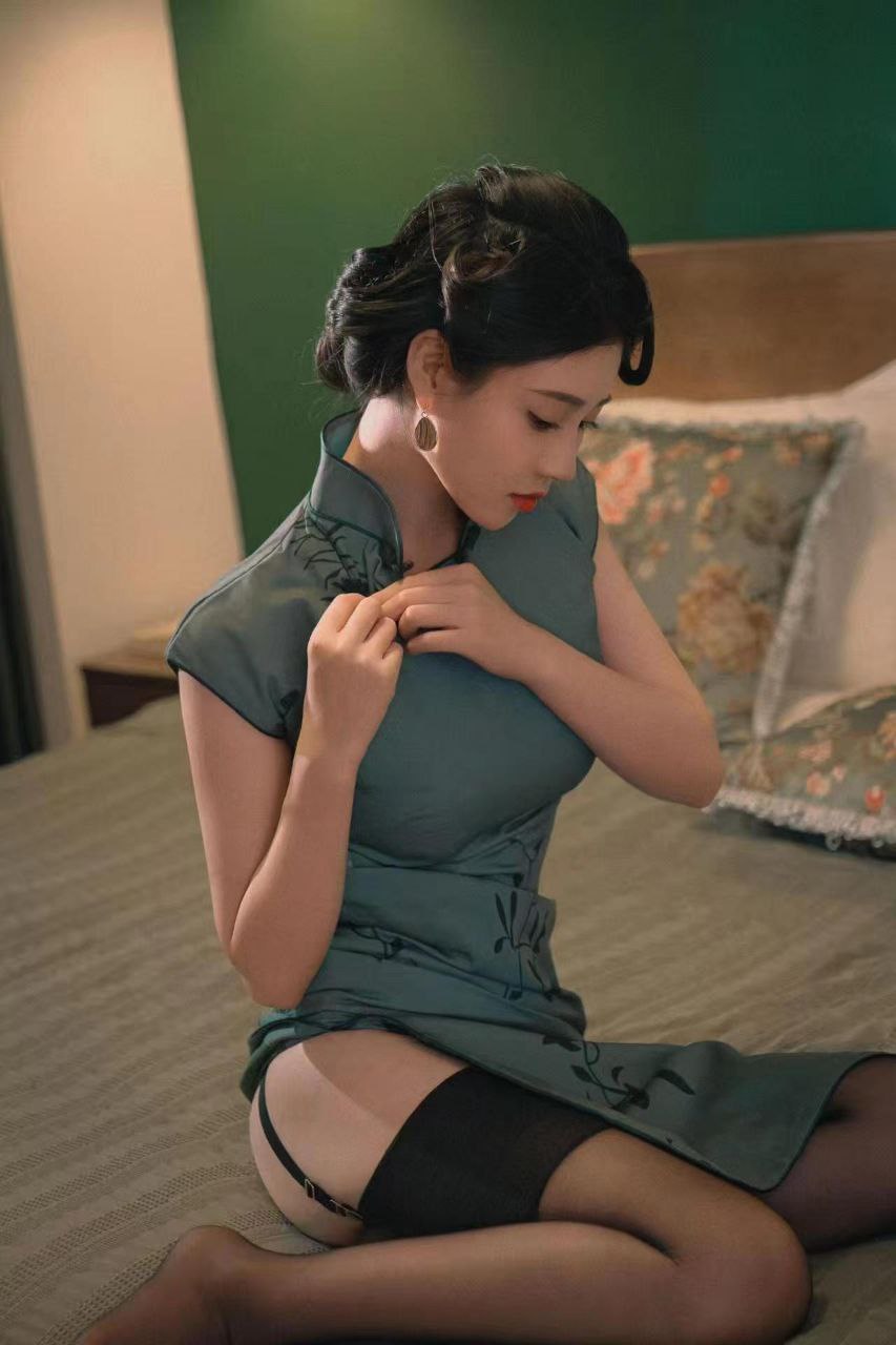 #吃瓜 新人出道就是听话，不被导演好好玩玩怎么能火起来呢  第7张