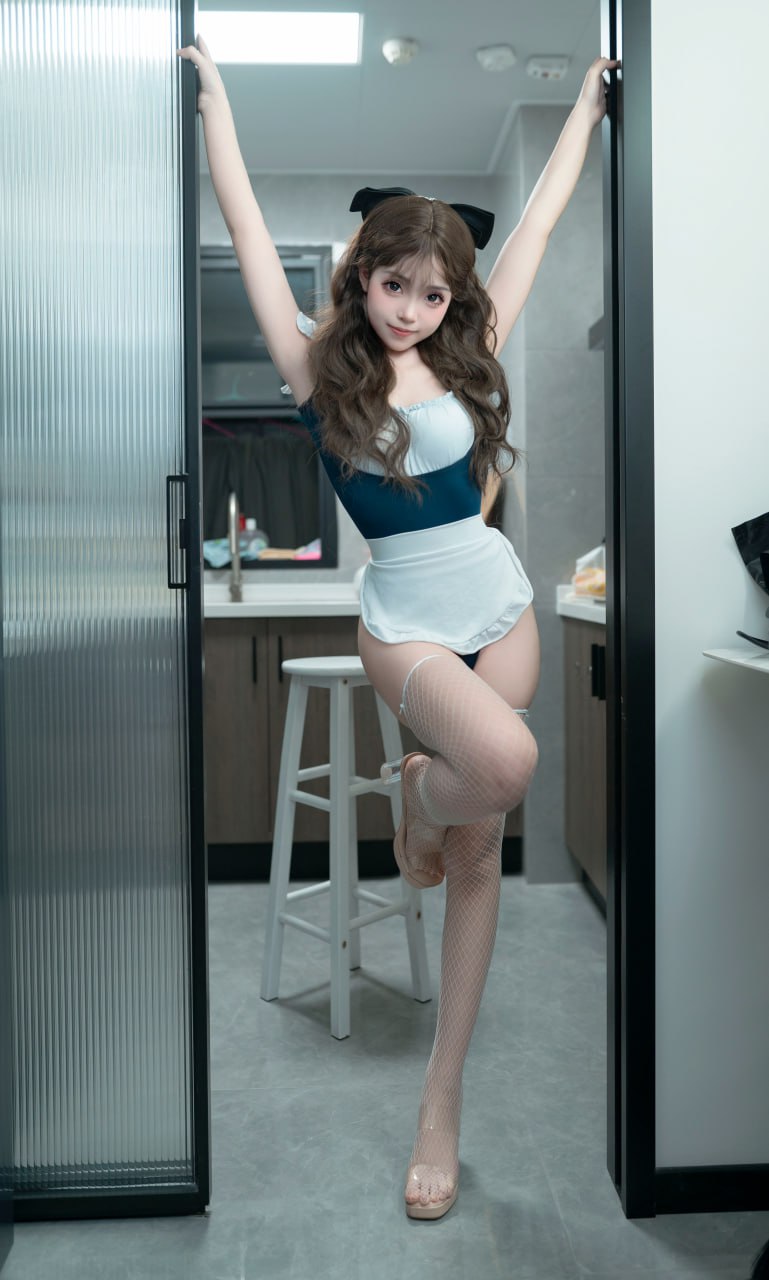家里有一位这么性感漂亮的女仆，你每天下班都几点回家呢？  第1张