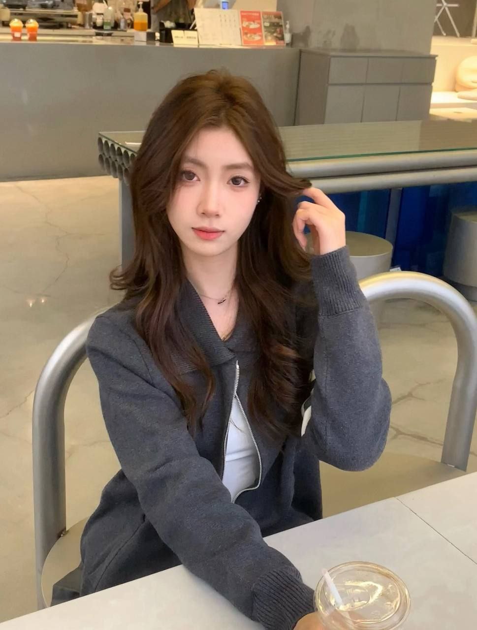 #吃瓜 姐姐的闺蜜还是个嫩嫩的性感小少妇，每天都在和我偷情，这种感觉越来越上瘾了  第2张