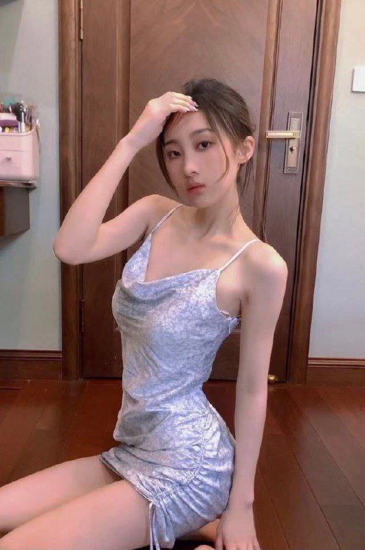 #吃瓜 背着老婆和正在实习的大学生搞偷情，越来越上瘾，小骚货性欲望太强了  第1张