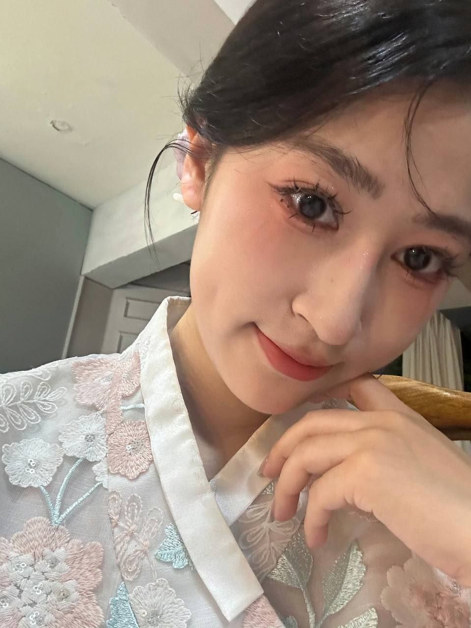 #吃瓜 浙江宁波 老婆的闺蜜 出差带上她，在房间聊工作，被她的性感身材吸引了，然后就开始做爱  第1张